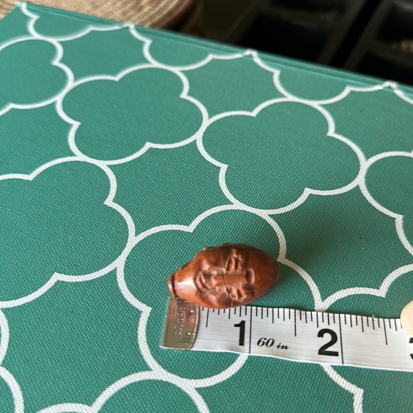 Prayer bead Buddha head hand carved very old from a nut - Picture 8 of 8